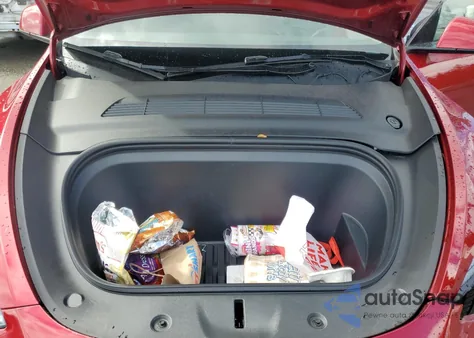 2025 Tesla Model Y z USA, uszkodzony, nr VIN 7SAYGDEE9SF244389